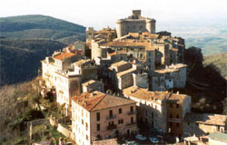 San Polo dei Cavalieri (the Fortress of St Paul is at the top)